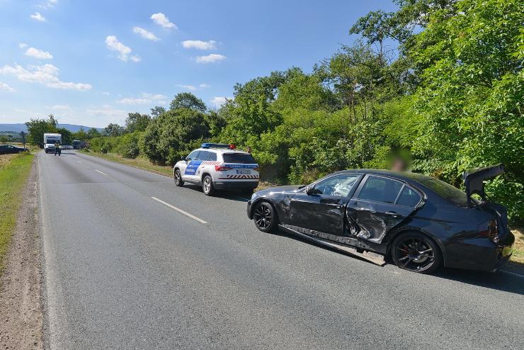 Frontlis balesetet kerlt el a BMW sofrje - egy Suzuki hajtott t a svjba a 87-esen